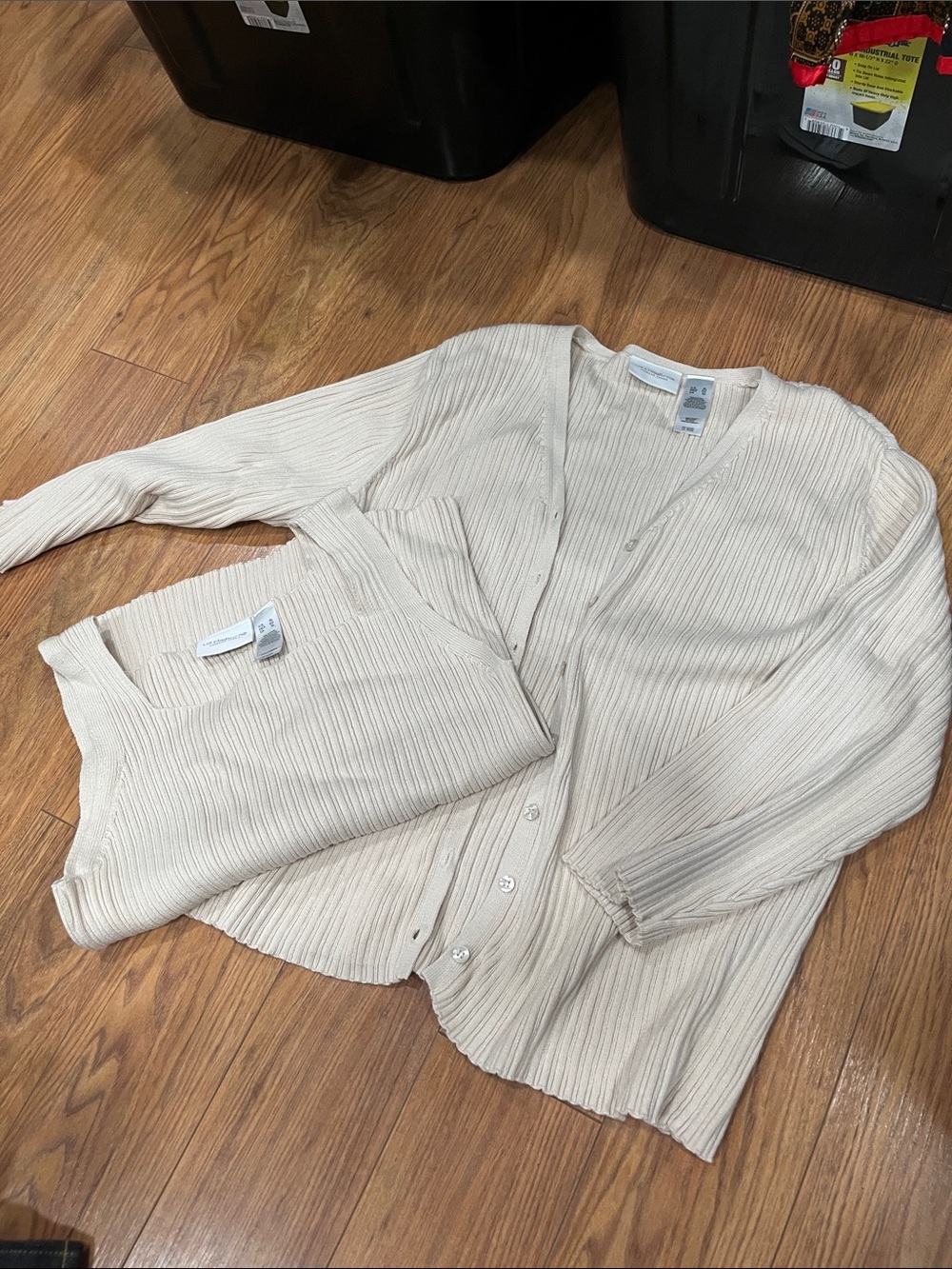 Liz Claiborne Cream Ribbed Button Cardigan and Shell Set